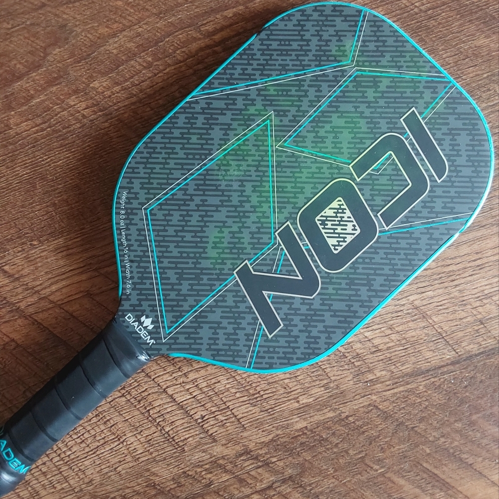 Pickleball paddle